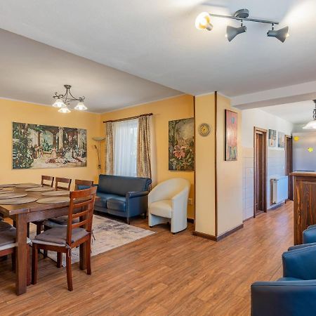 Hotel Casa Saraste Rîşnov Esterno foto
