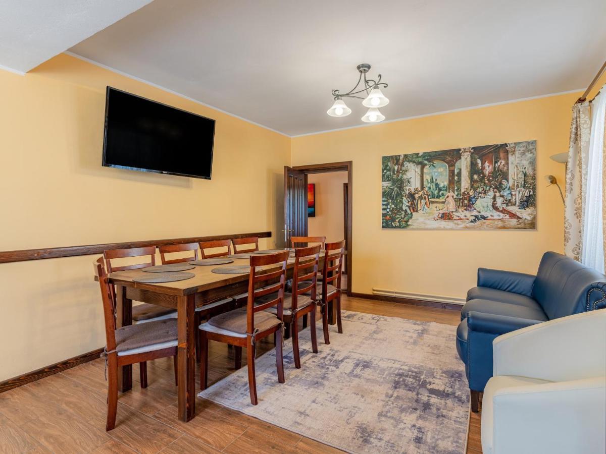 Hotel Casa Saraste Rîşnov Esterno foto