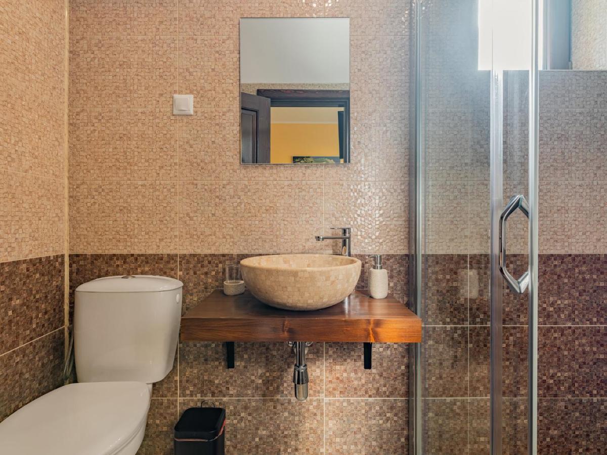 Hotel Casa Saraste Rîşnov Esterno foto