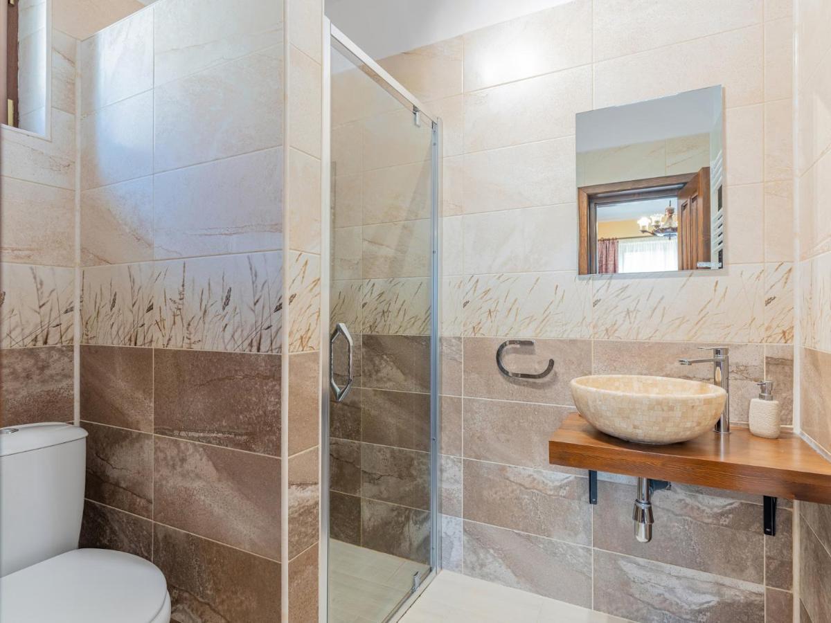 Hotel Casa Saraste Rîşnov Esterno foto