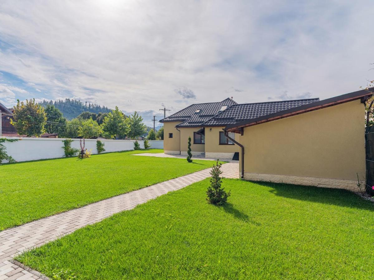 Hotel Casa Saraste Rîşnov Esterno foto