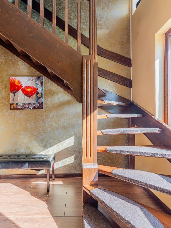 Hotel Casa Saraste Rîşnov Esterno foto